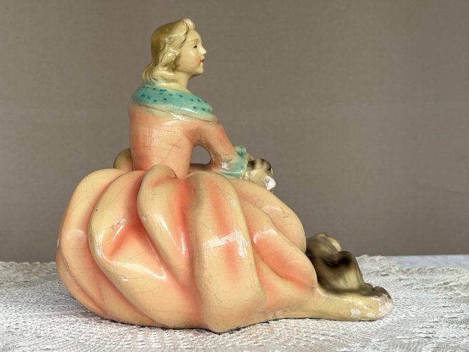 Ancienne statuette en plâtre, femme avec chiens, Art déco  