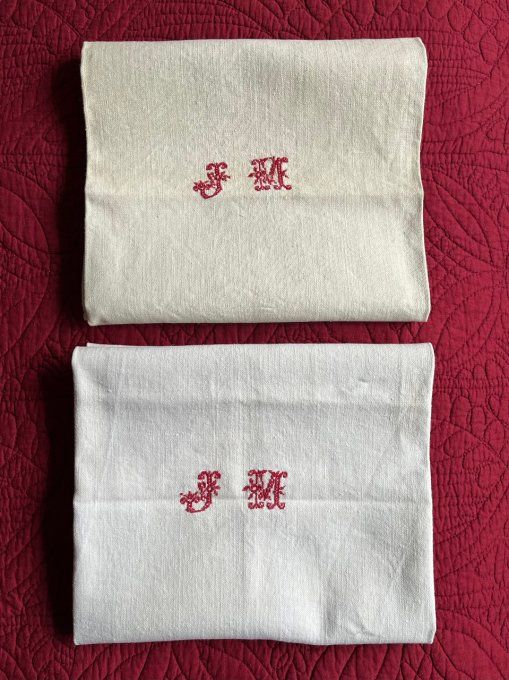 Ancienne nappe de vigneron utilisée aux moments des  vendanges, Monogramme JM