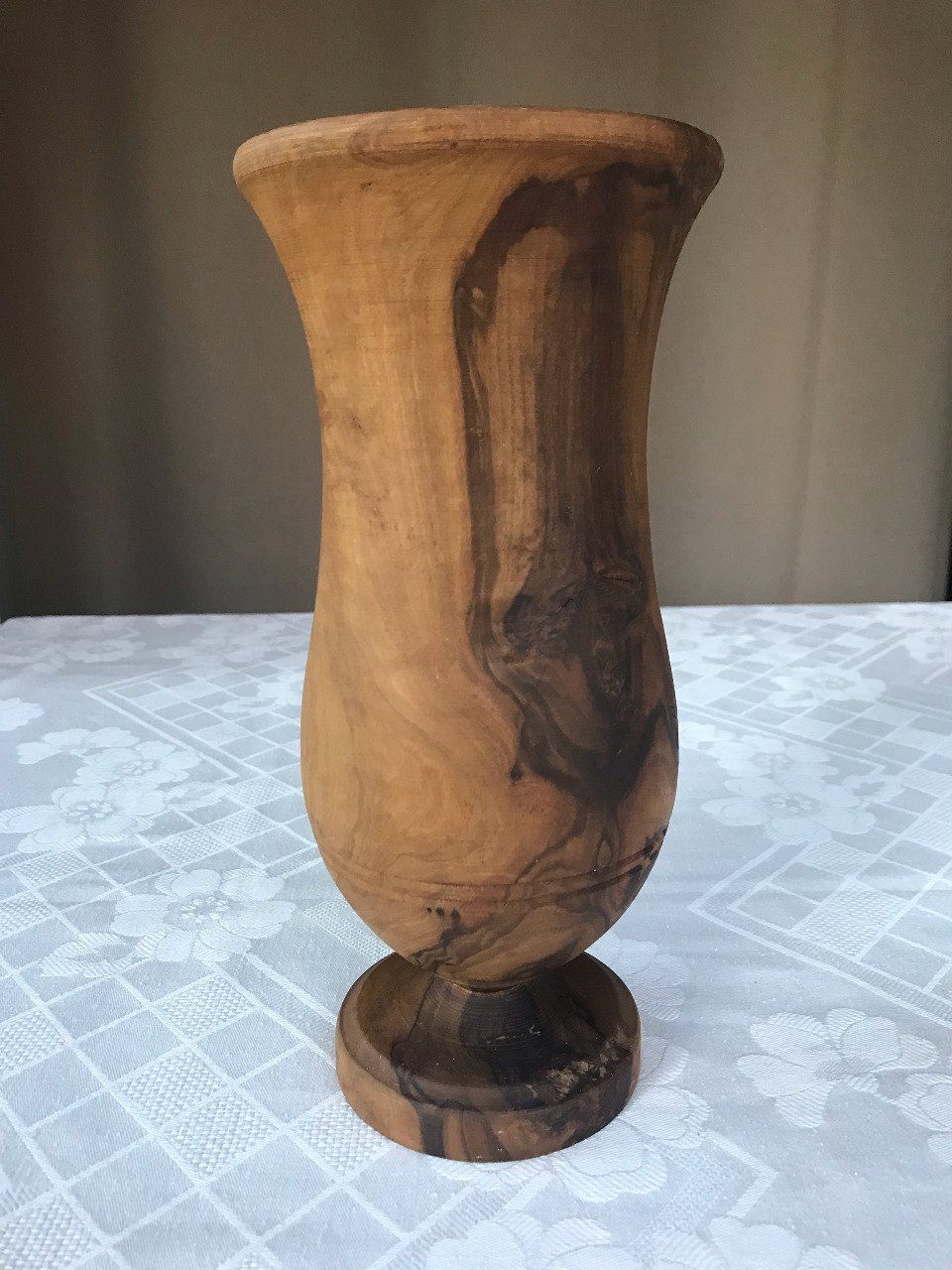 Vase en bois d'olivier