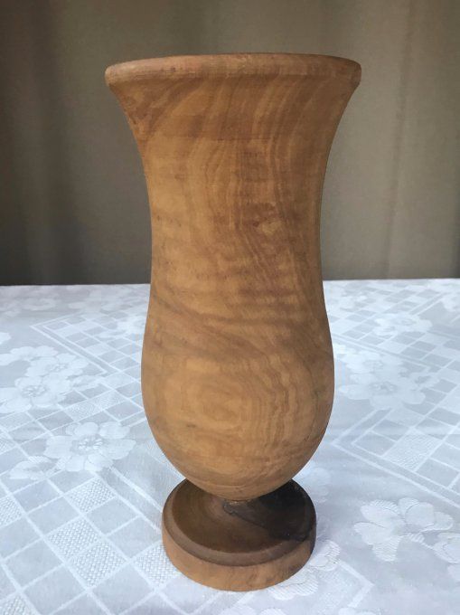 Vase en bois d'olivier