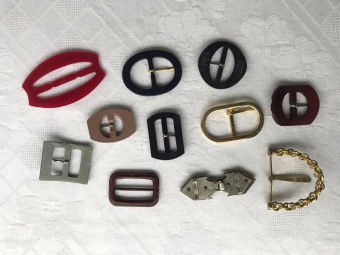 Lot de 11 boucles de ceinture vintage