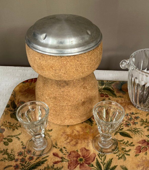 Seau à champagne en liege en forme de bouchon
