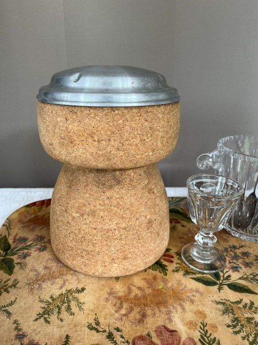 Seau à champagne en liege en forme de bouchon