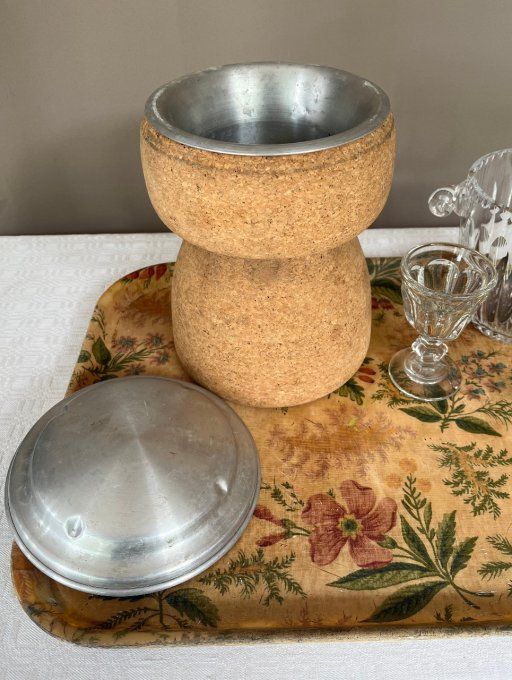 Seau à champagne en liege en forme de bouchon