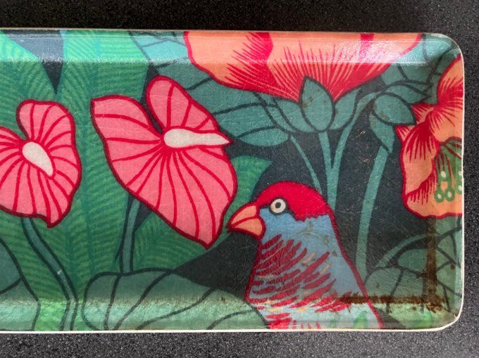 Petit plateau rectangle en fibre de verre, vintage au décor tropical avec un perroquet