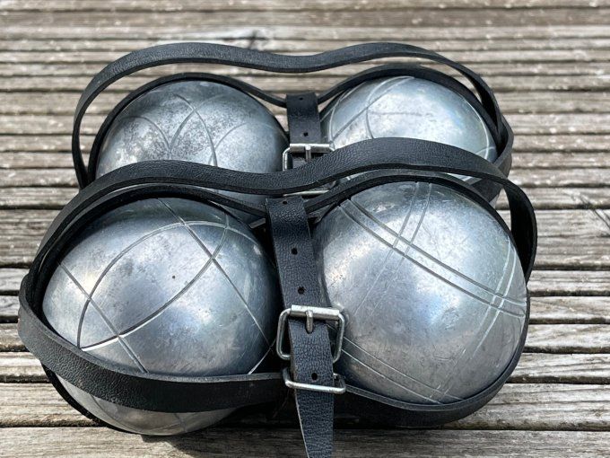 4 Boules de pétanque, avec système de transport en cuir vintage, Idéal pour jeune ou femme