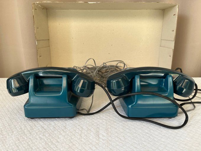 Jouet vintage, 2 téléphones bleus à touches, électriques 