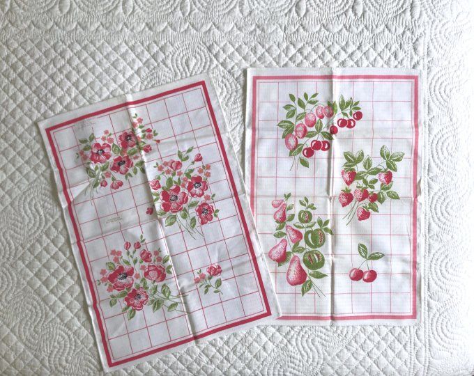 2 torchons vintage, Fleurs et fruits rouges, Neufs 
