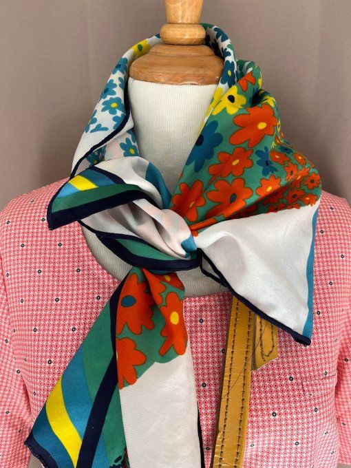 Foulard des années 70 ! Carré vintage
