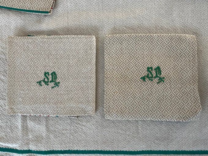 Beau linge de table Basque, vintage, Grande nappe et 12 serviettes, initiales brodées SM