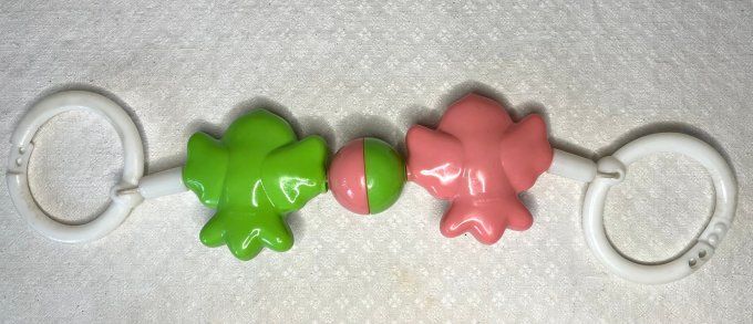 Lot de jouets de bébé vintage, hochet, éveil, chaine de poussette, pour collection ou déco vintage 