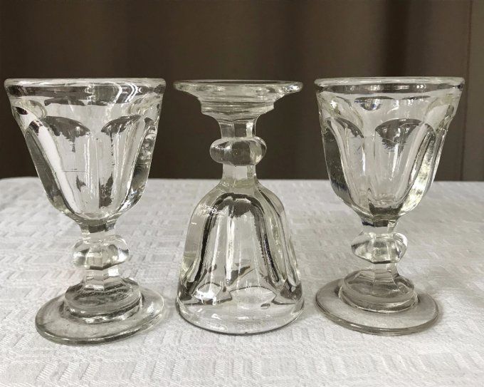 3 anciens magnifiques verres, épais, soufflés 