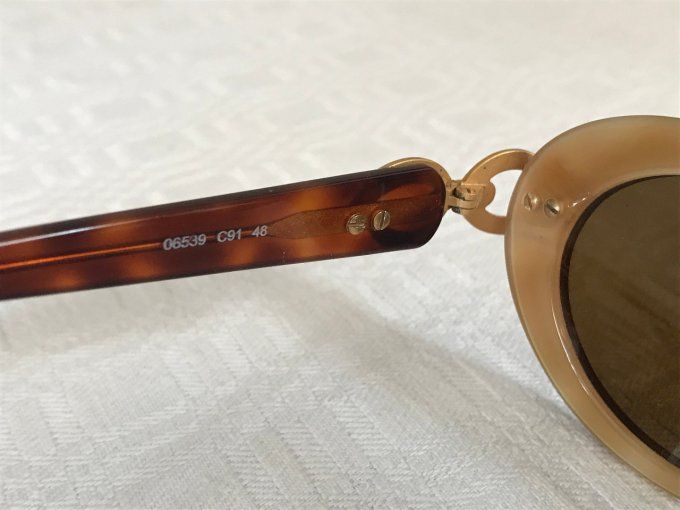 Paire de lunettes esprit vintage, monture écaille 