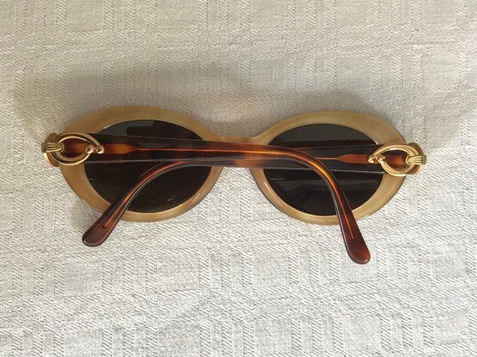 Paire de lunettes esprit vintage, monture écaille 