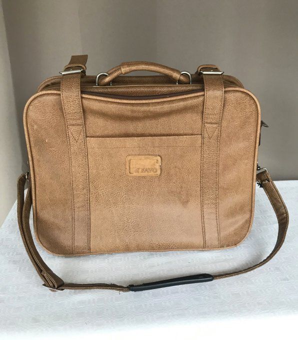 Petite valise souple en simili cuir de la marque FAVO, vintage