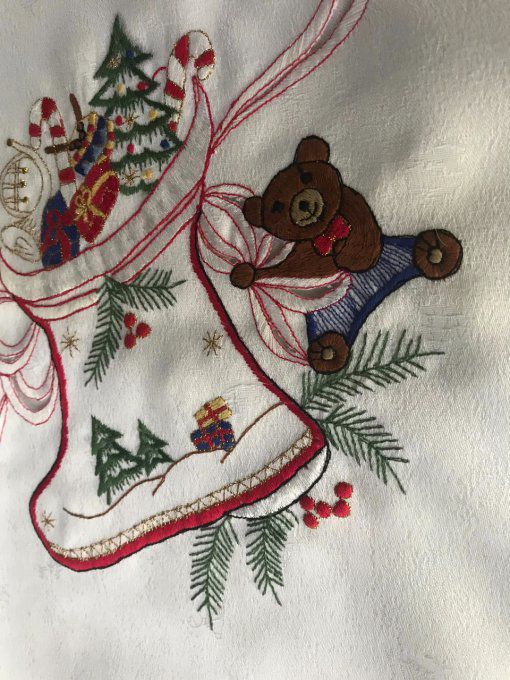 Jolie petite nappe carré motifs Noël avec ses 4 serviettes, Neuve