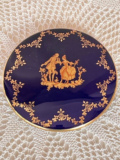 Boite à bijoux, Bonbonnière Tripode Limoges - Bleu de Four & Or - Décor Scène Galante