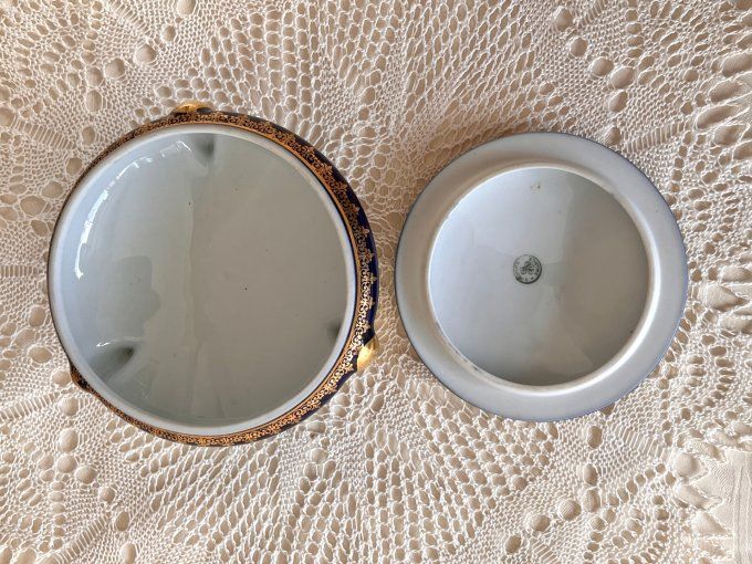 Boite à bijoux, Bonbonnière Tripode Limoges - Bleu de Four & Or - Décor Scène Galante