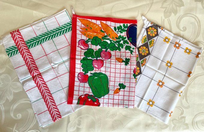 Lot de 3 torchons vintage années 70 - Motifs géométriques et potagers