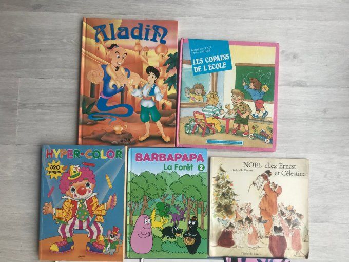 Lot de 13 livres pour enfant, Disney, Martine, Fables LaFontaine, Barbapapa, etc 