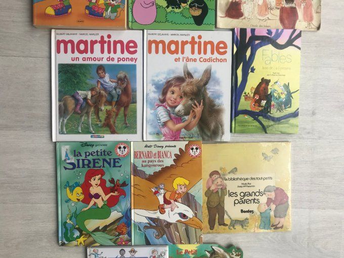 Lot de 13 livres pour enfant, Disney, Martine, Fables LaFontaine, Barbapapa, etc 