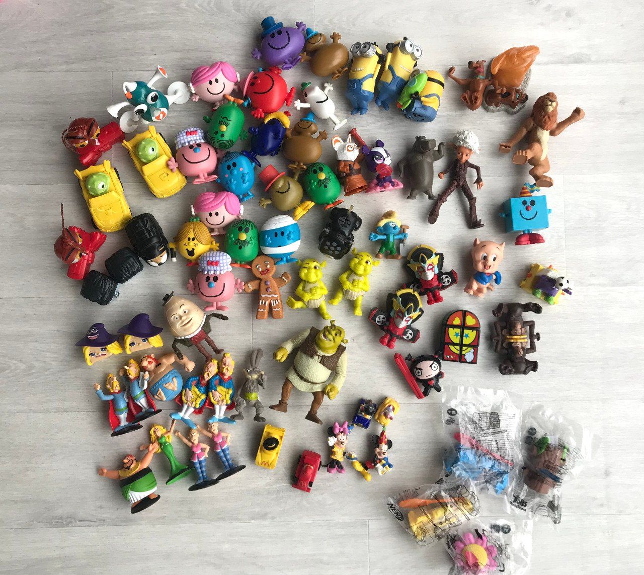 Lot, + de 60 personnages Mac Do, Monsieur Madame, Mickey, Picsou, shrek,   - Videgrenierdunet