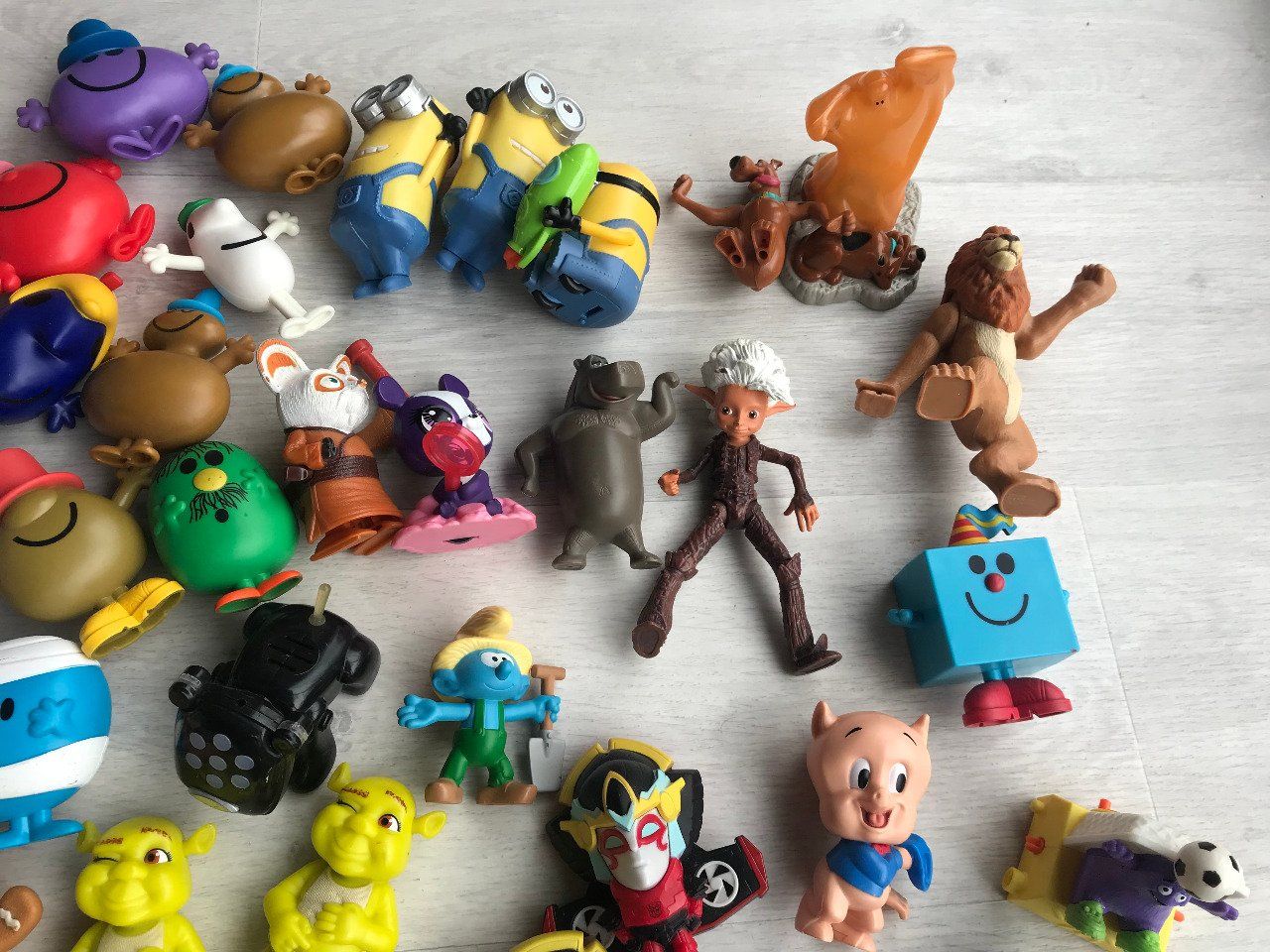 Lot, + de 60 personnages Mac Do, Monsieur Madame, Mickey, Picsou, shrek,   - Videgrenierdunet