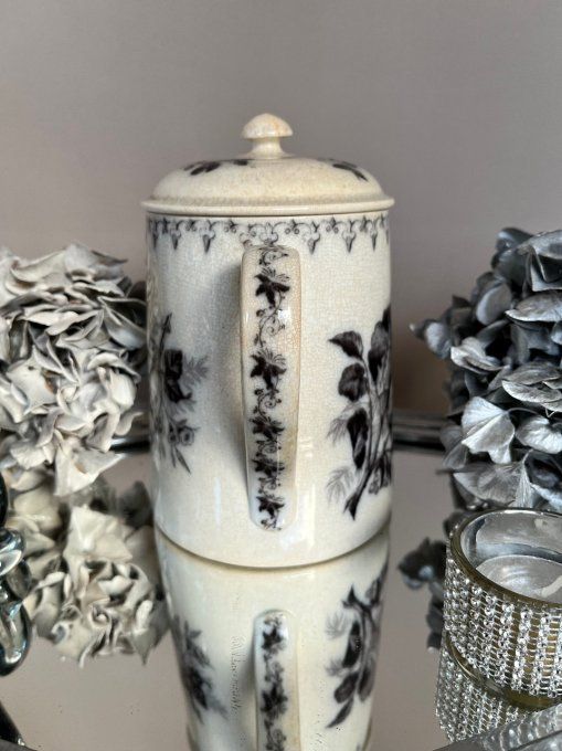 Rare ! Ancien pichet, pot à lait et son couvercle en faïence de U&C Sarreguemines décor Flore 