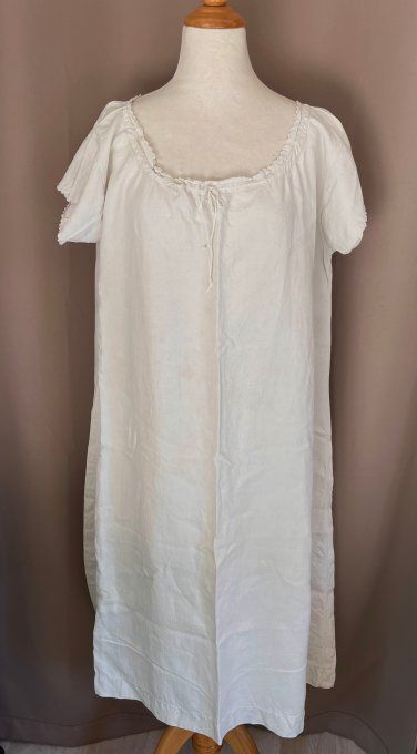 Ancienne chemise de nuit en métis, broderie festonnée, initiales FT, confort naturel, charme vintage