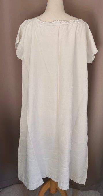 Ancienne chemise de nuit en métis, broderie festonnée, initiales FT, confort naturel, charme vintage