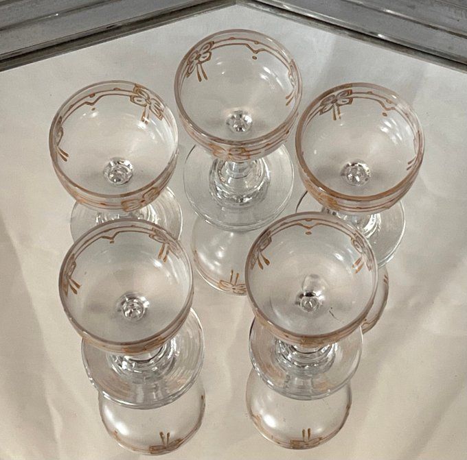 Lot de 5 petits verres à liqueur anciens en verre givré et décors dorés