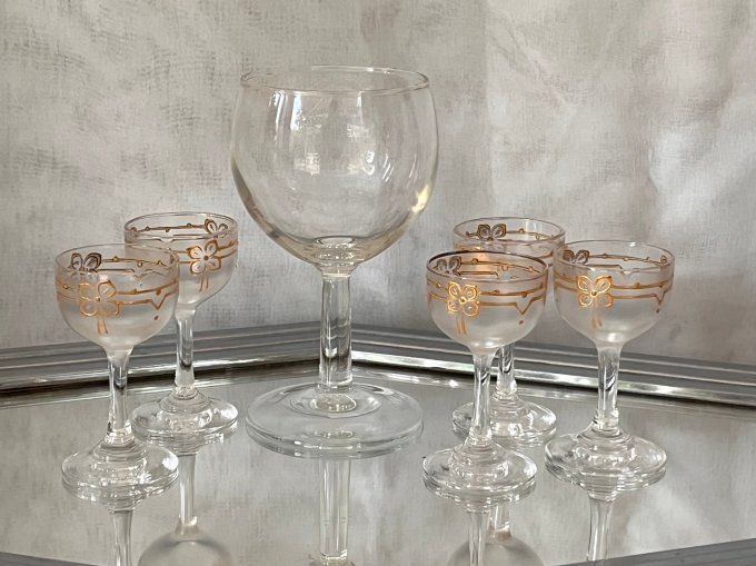 Lot de 5 petits verres à liqueur anciens en verre givré et décors dorés