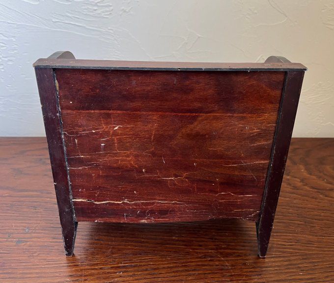 Jouet ancien, coiffeuse avec plateau en marbre, mobilier en bois pour poupée