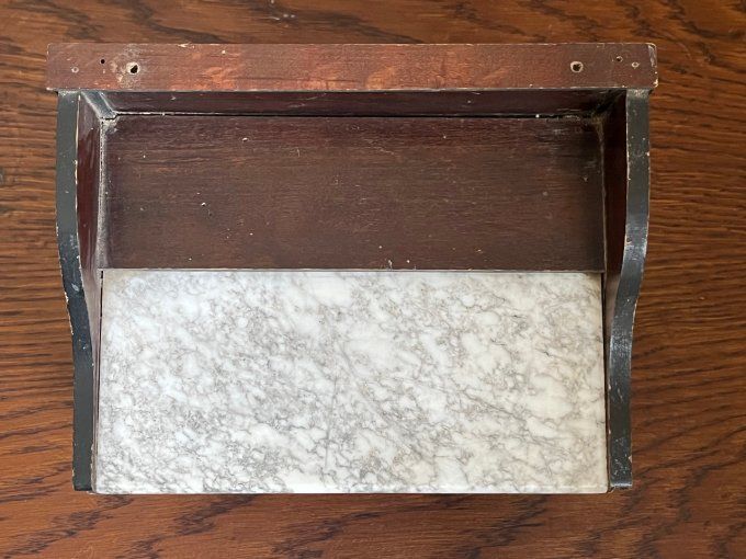 Jouet ancien, coiffeuse avec plateau en marbre, mobilier en bois pour poupée