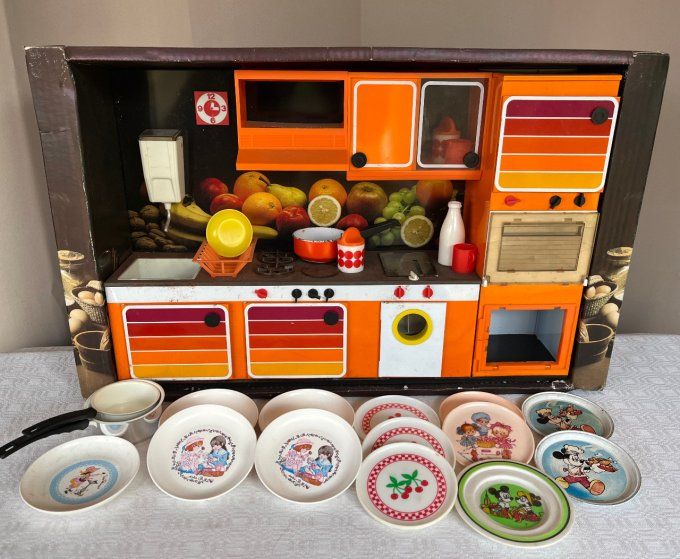 Jouet, cuisine aménagée "Comme maman" Coqueval, vintage