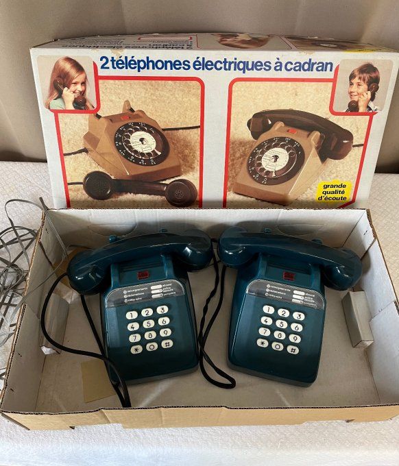 Jouet vintage, 2 téléphones bleus à touches, électriques