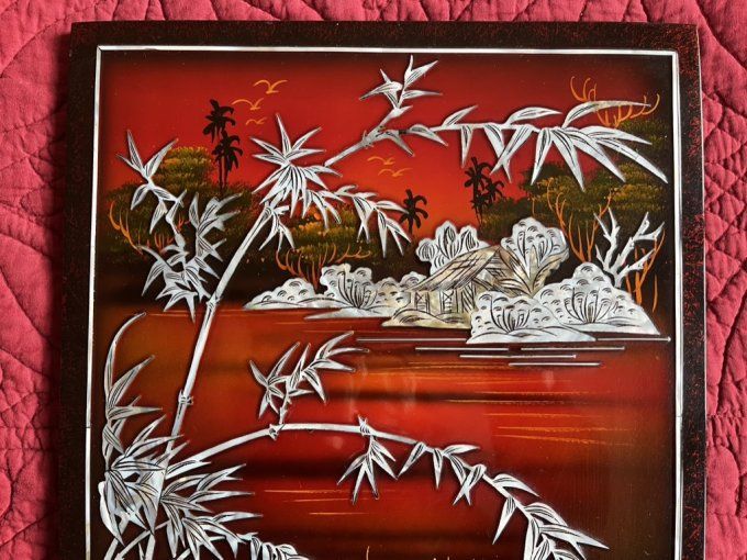 La Flûte du bouvier, Tableau asiatique en bois laqué nacre incrusté