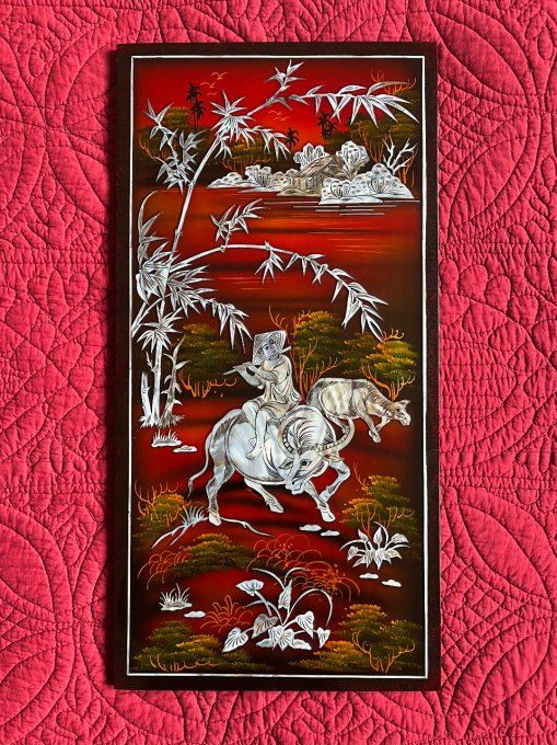 La Flûte du bouvier, Tableau asiatique en bois laqué nacre incrusté