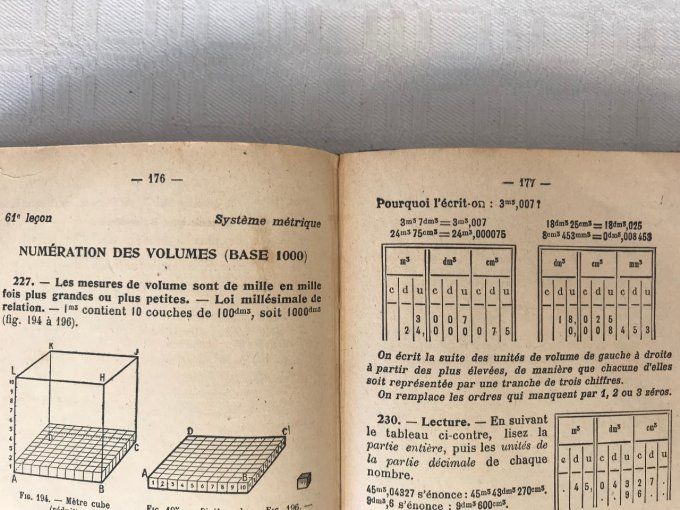 Livre ancien scolaire, Arithmétique, Cours supérieur 1er année, Librairie Armand Colin, 1942