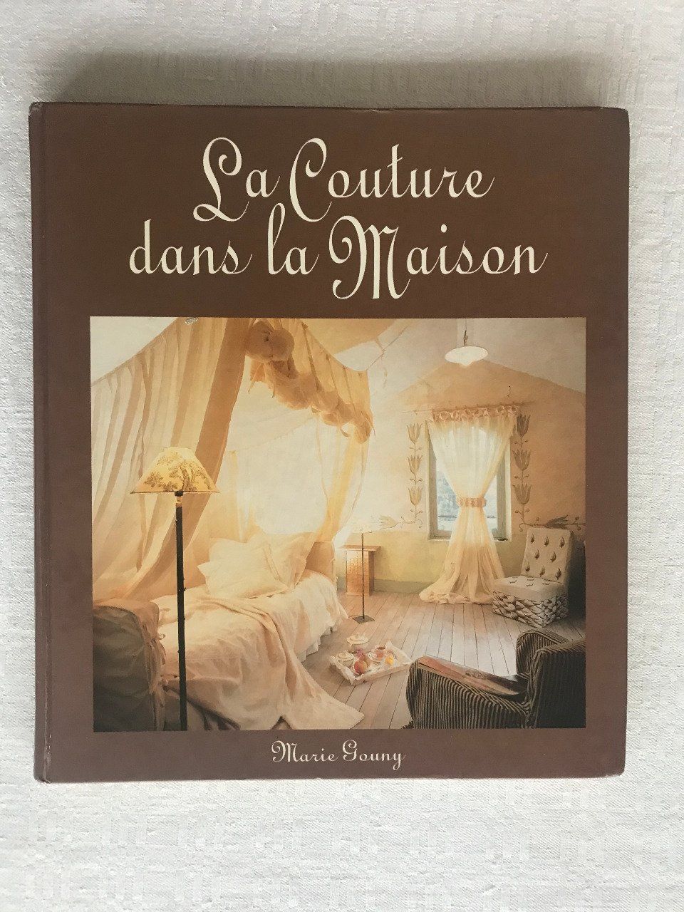Livre La couture dans la maison de Marie Gouny