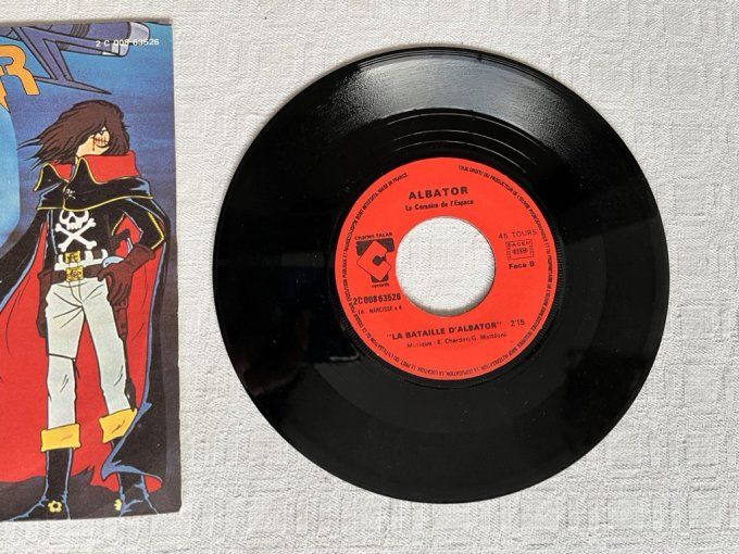 Lot Albator, 1 vinyle 45 tours, Le corsaire de 45, 2 livres disques et 1 livre de coloriage, Vintage