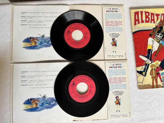 Lot Albator, 1 vinyle 45 tours, Le corsaire de 45, 2 livres disques et 1 livre de coloriage, Vintage