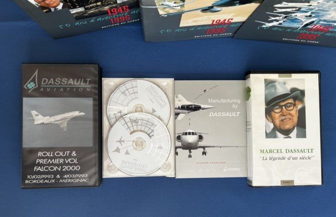 Lot Collection Dassault Aviation - Livres, vidéo VHS et DVD - Histoire & Falcon 2000