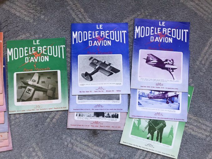 Lot d'anciennes revues mensuelles Le modèle réduit d'avion