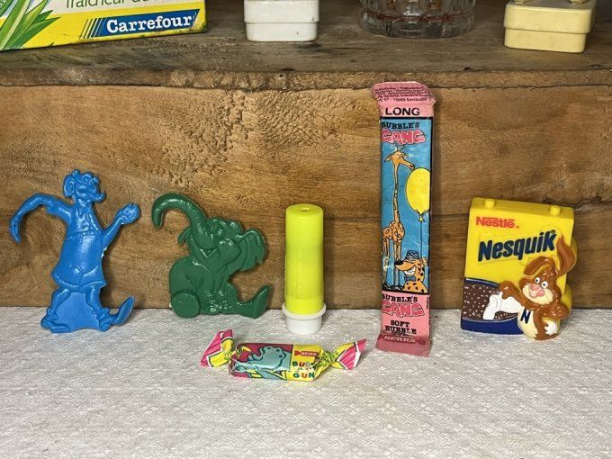 Lot d'objets vintage, publicitaire, d'ancienne épicerie