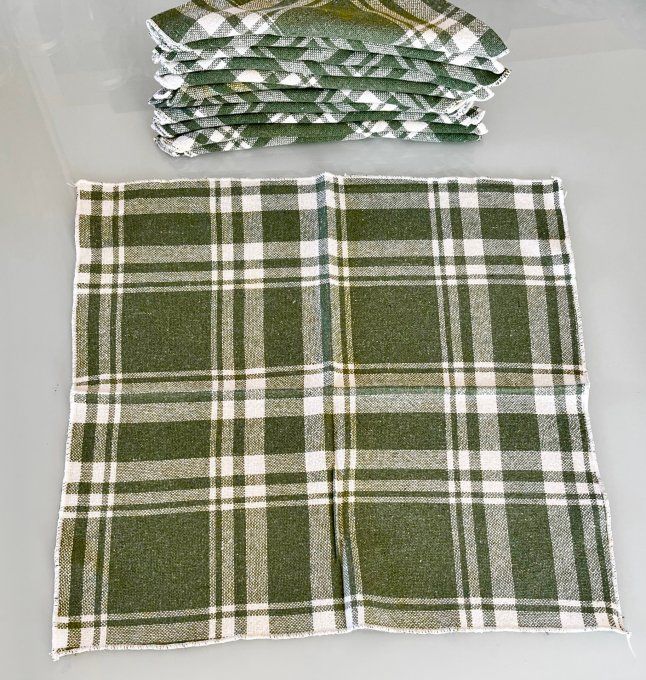 Lot de 12 serviettes de table vintage à carreaux vert bouteille et blanc.