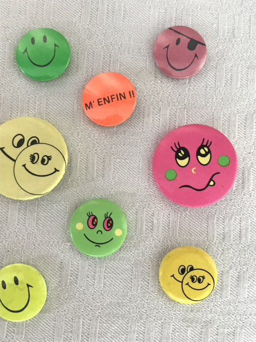 Lot de 13 badges smiley vintage