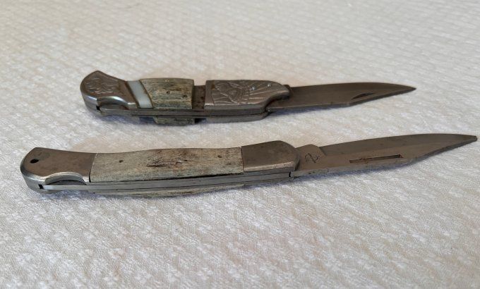 Lot de 2 couteaux pliants anciens, pour collectionneur, à restaurer