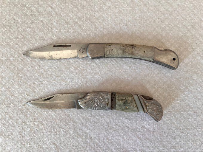 Lot de 2 couteaux pliants anciens, pour collectionneur, à restaurer