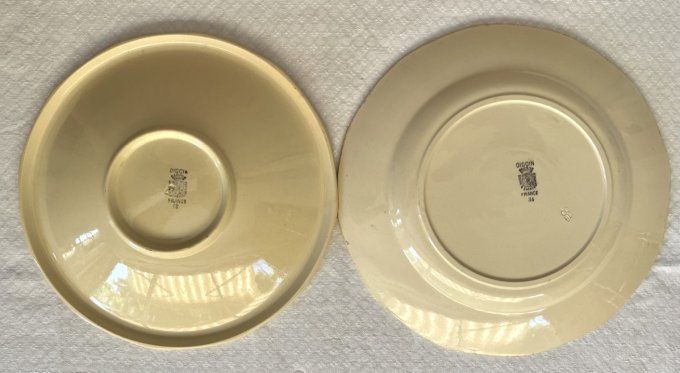 Lot de 2 plats Digoin Sarreguemines, modèle Rose bleue